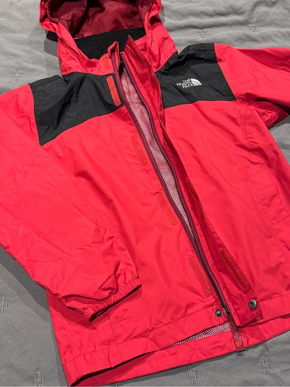 The North Face Kids Two-Tone Red and Black Hooded Rain Jacket - Size XS (6)